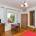 Miskovic - Duplex One Bedroom With Balcony And Sea View West Donje Celo